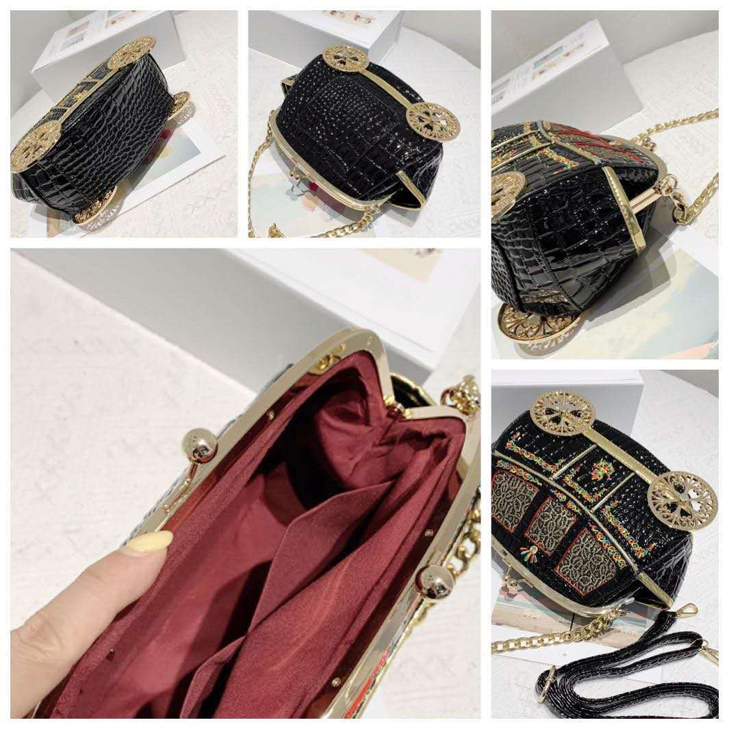 Creative carriage commuter bag chain messenger bag
